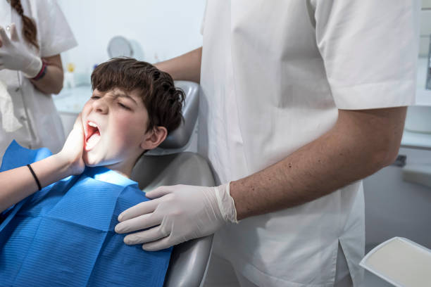 Best Emergency Tooth Extraction in Clintonville, WI
